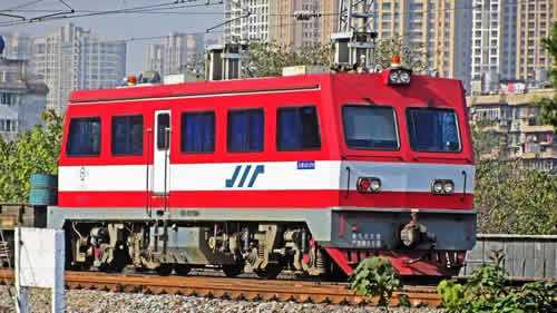 初中生可以學內(nèi)燃機車運用與檢修專業(yè)嗎？