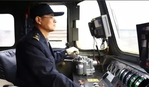 火車司機駕駛證怎么考？